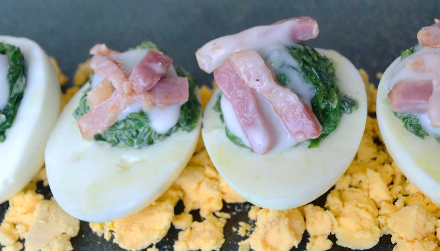 Receta de huevos rellenos de espinacas y bacon - Recetas ligeras - Cocineando.com